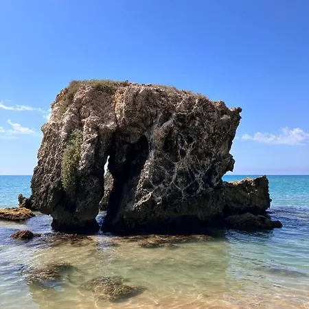 Sullo Scoglio Holiday home *